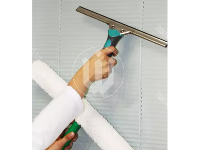 Raclette à vitres : nettoyage vitres - 2